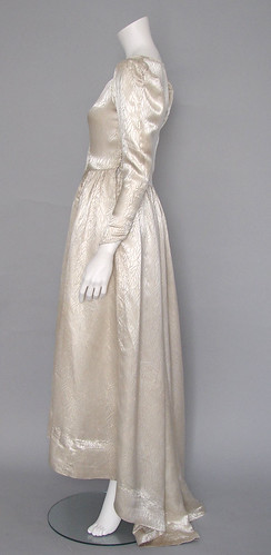 vintage 1930's wedding dress go back