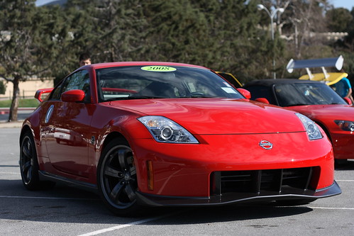 Nissan 350Z red z350 red in show 