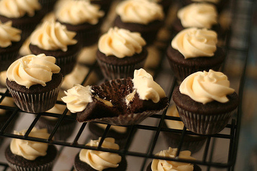 dulce de leche filled chocolate cupcakes