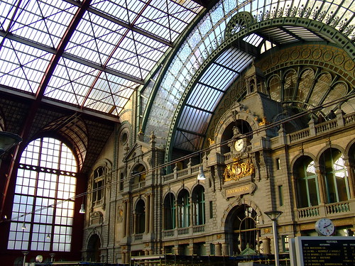 Antwerpen Centraal Railway Station. Antwerpen-Centraal railway