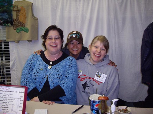 Amy and Jennie the Potter Posing with me at MD S&W 2009