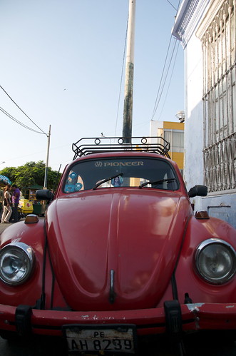 Red VW in Lima