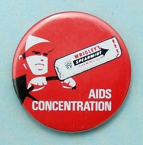 Wrigley’s Spearmint chewing gum – ‘Aids concentration’ button badge (1950’s ?)