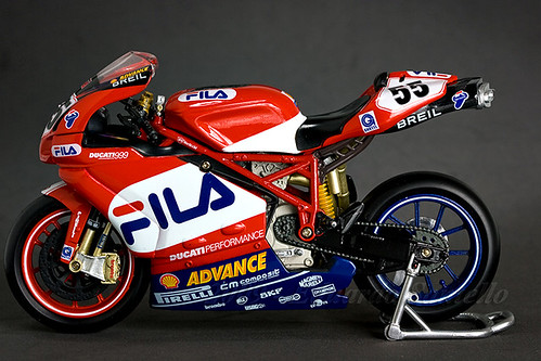 Ducati 999 Racing. Miniatura Ducati 999