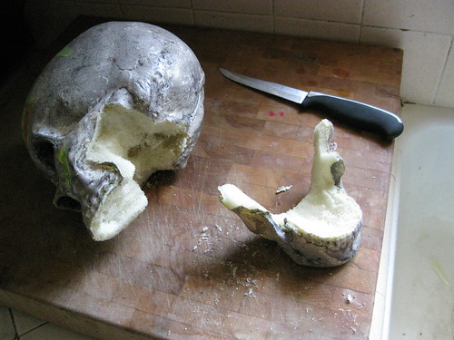 Stillife: Skull with knife