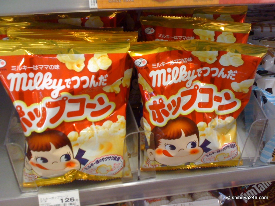 These Pekko-chan popcorn snacks look good.