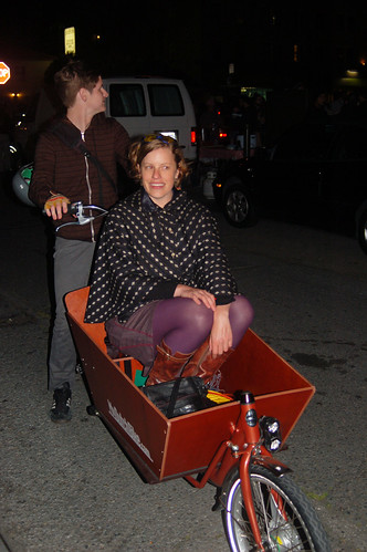 Ramona in the Bakfiets