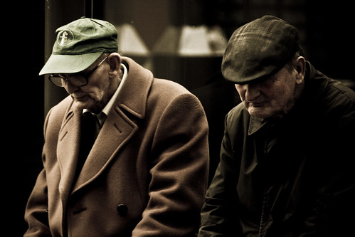  フリー画像| 人物写真| 一般ポートレイト| 老人/お年寄り| おじいさん/おじいちゃん|  憂鬱/メランコリー| イギリス人| 帽子|    フリー素材| 