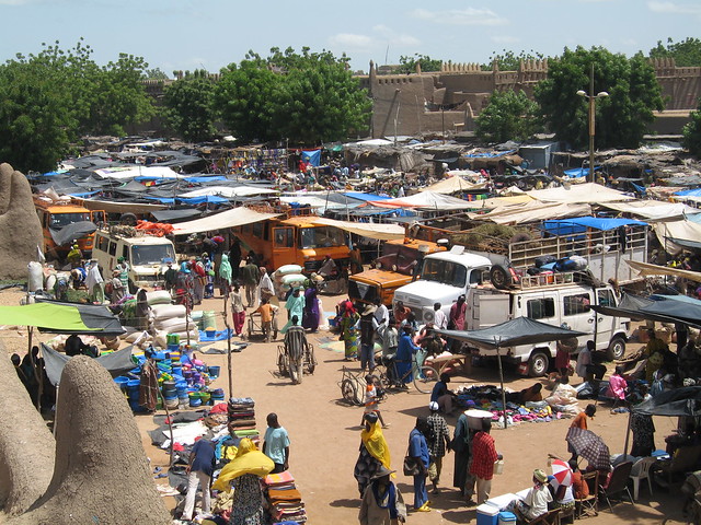 The lively monday market in Djenne
