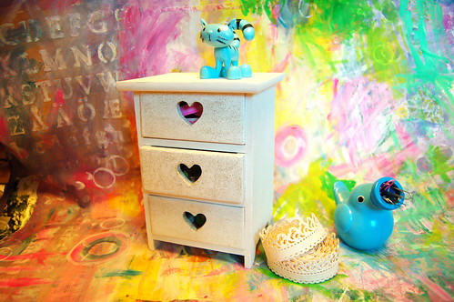 Painted mini drawer (Photo by iHanna - Hanna Andersson)