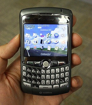 Blackberry8310_300x343.shkl.jpg