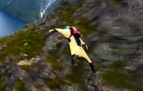 Flying with wing suits