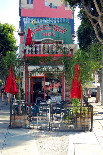 angelique cafe 004
