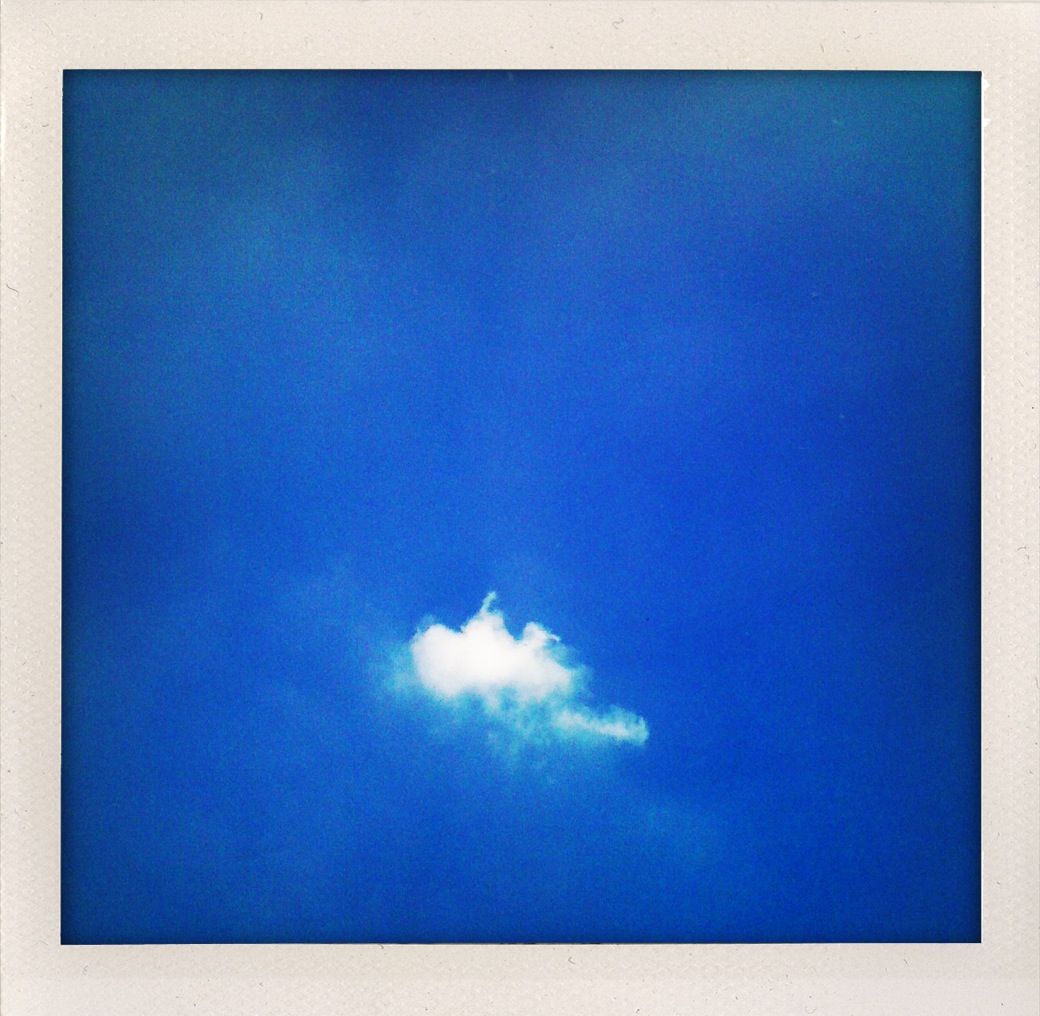 22/5/10 (142/365) Little fluffy cloud