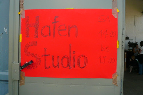 Hinweis auf Hafenstudio, ein Projekt von kurzer Dauer bei Hafen2 in Offenbach. Juni 2009