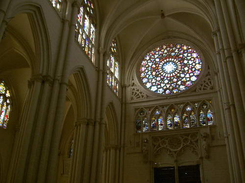 20070513 Toledo: cathedral, int, rose window
