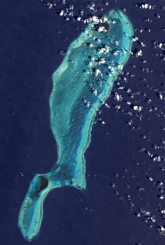 Great Blue Hole, Belize Resized (greatbluehole_ali_2009083_lrg)