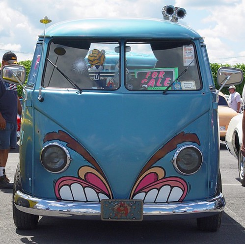 1966 VW Bus with Yosemite Sam [from www.seriouswheels.com]