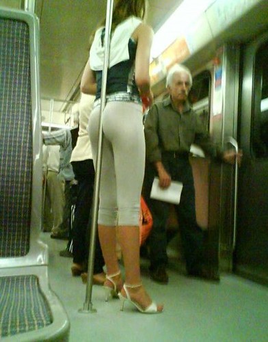 Cómo sujetarse en el metro