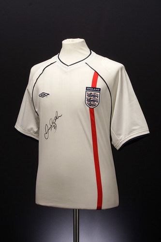 david beckham england shirt. This England football shirt is