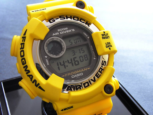 yellow air divers: dw-8250y-9t men in yellow frogman | singapore g 