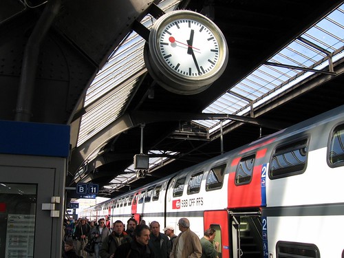 IC2000 train arriving in Zürich