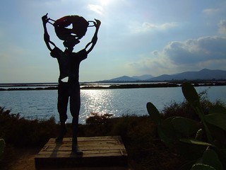 Skulptur im Parc Natural de ses Salinas, San Francesc de S'Estany