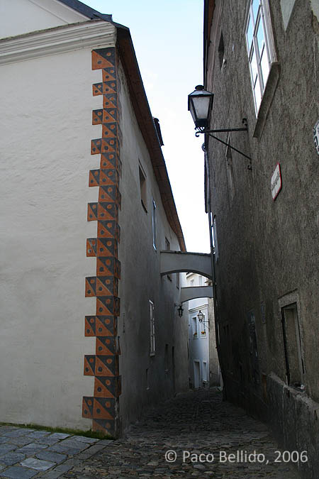 Un callejón de Krems. © Paco Bellido, 2006