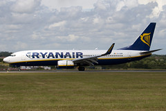 EI-EBM - Ryanair - Boeing 737-8AS (737) - Luton - 090706 - Steven Gray - IMG_0141