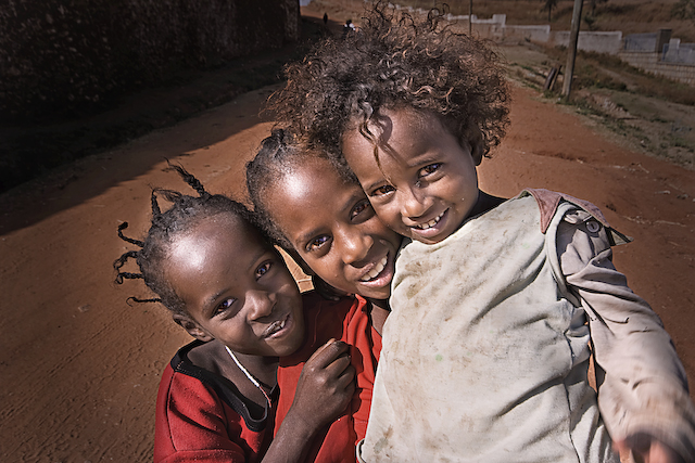 EN LA VIEJA CIUDAD AMURALLADA - Etiopia, Tierra Virgen (6)