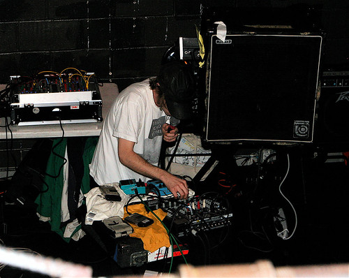 Eric Copeland of Black Dice rocks two Minidiscs and a microphone. 