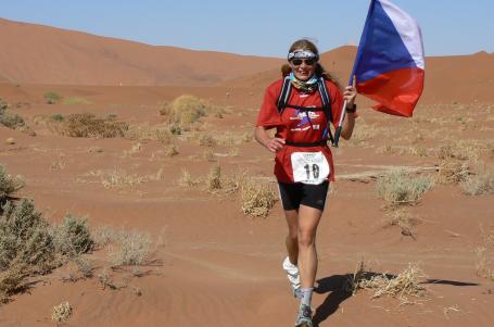 Ivana Pilařová je v cíli Marathonu Des Sables