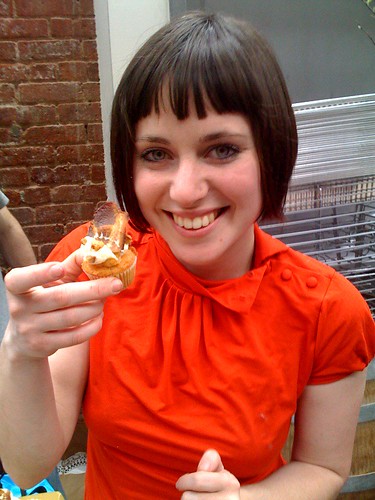 Keavy Landreth of Kumquat Cupcakery with her bacon mini cupcake
