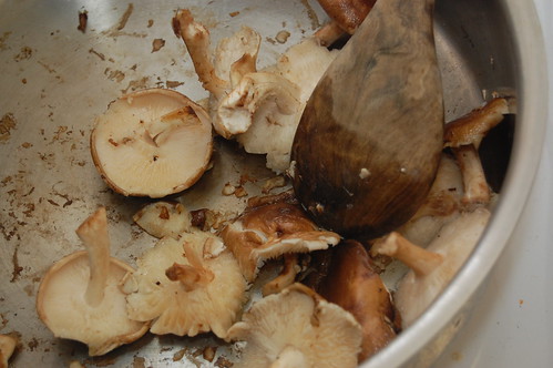 saute the mushrooms and garlic