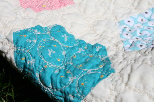 Hexagon Baby Quilt - quilting detail