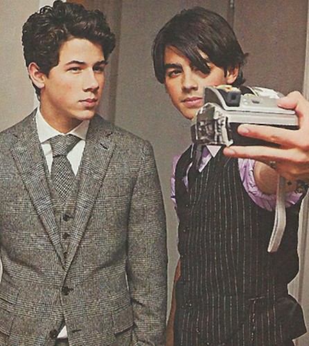 Nick and Joe Jonas. por thejonasbrothersfan2.