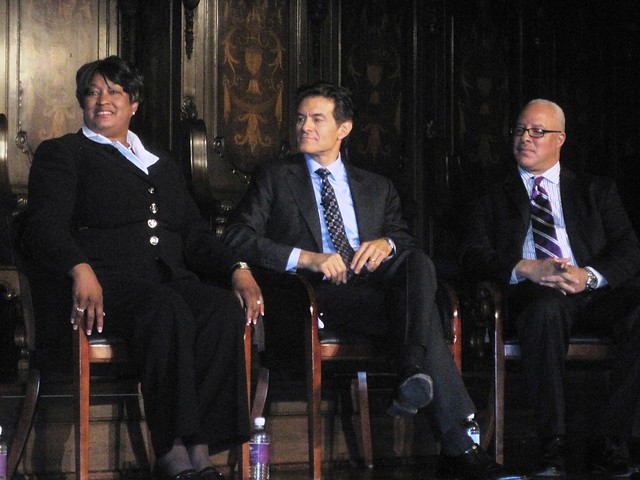 .Dr Oz Health Symposium, Dr Whitiker on the right is Pres. Obama Best Friend.