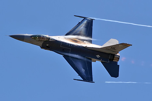 Fighter airplane picture - F-16