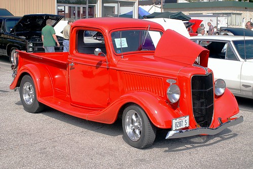 Another 1935 Ford Pickup I think 3 of them showed up quite nice
