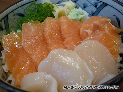 Salmon and scallop sashimi rice - yummy!
