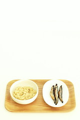 Breakfast for the Convalescent: Oatmeal Porridge and No Discrimination Baked Karafuto-shishamo