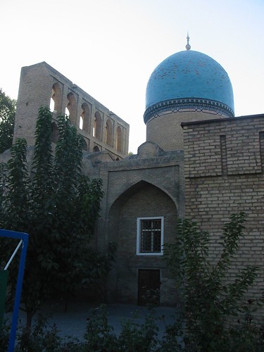 Eén van de drie mausolea