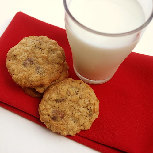 Oatmeal Raisinette Cookies