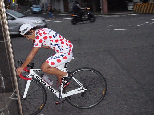 Ciclista Rabobank con lunares