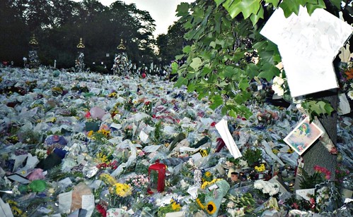 princess diana funeral pictures. Flowers for Princess Diana#39;s