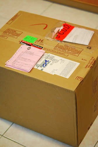 UPS寄來的箱子