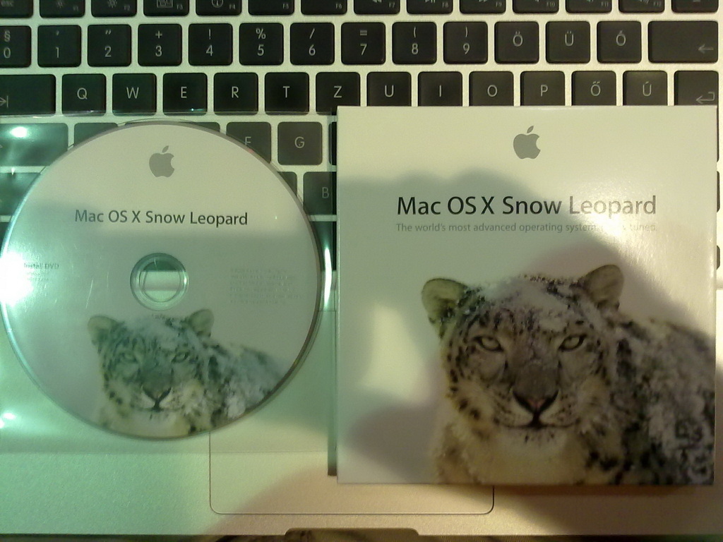 Mac OS X 1068 Snow Leopard Untouched Full Retail DVD kayledea 3888513791_4f2ebc24b9_o