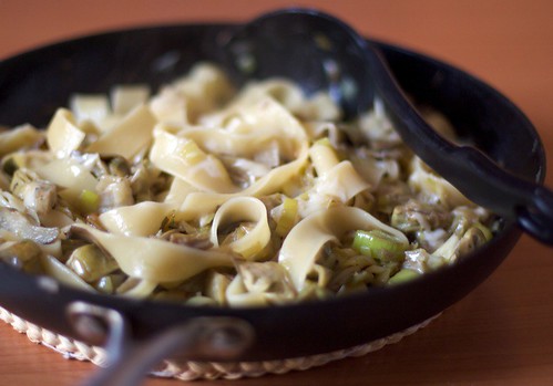 Pasta with artichokes, leek and provola