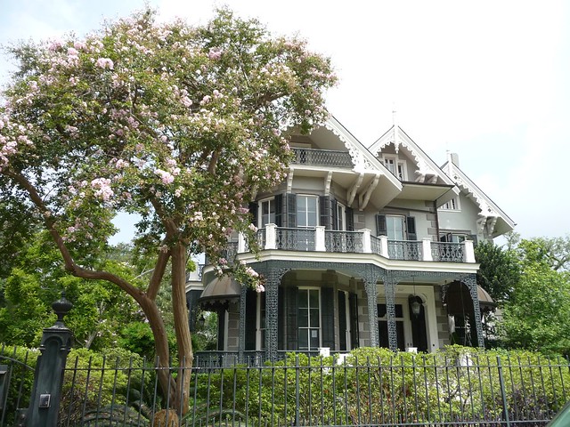 Sandra Bullock & Jesse James' House in the Garden District by michicat