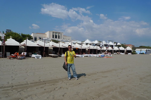 Ming Jin at the lido beach